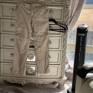 Columbia PFG tan pants